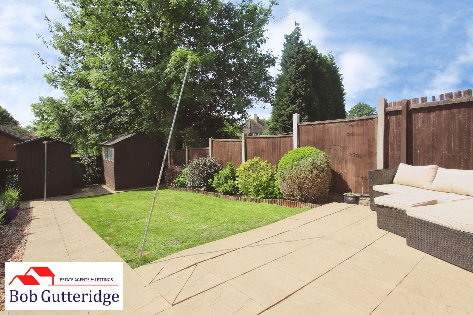 ENCLOSED REAR YARD